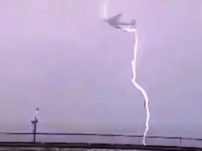 歐洲兩機(jī)同日遭雷擊，乘客親歷“爆炸聲”，飛行員詳解飛機(jī)如何應(yīng)對(duì)？